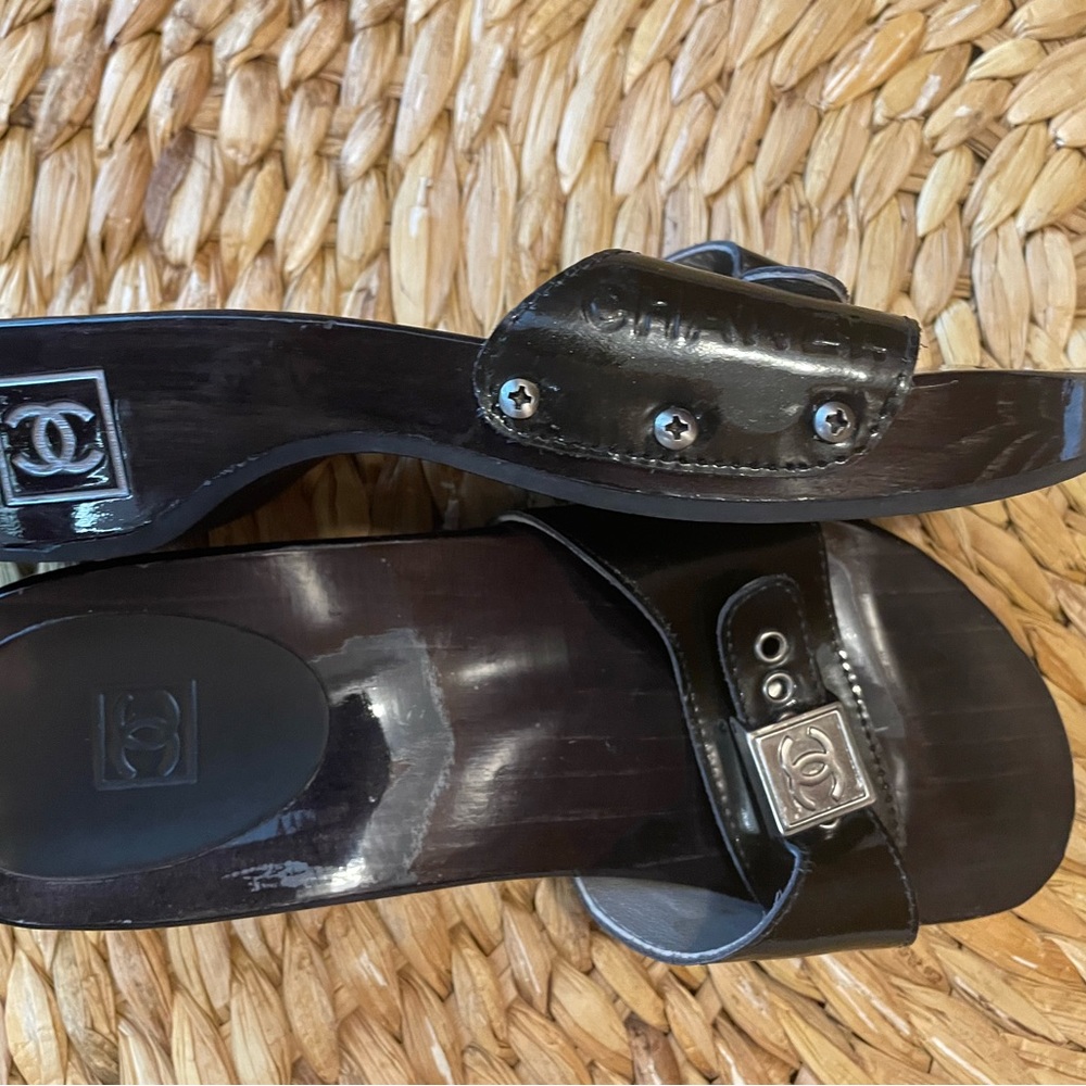 CHANEL Wood Sandal. Size 38 - Picture 9 of 9
